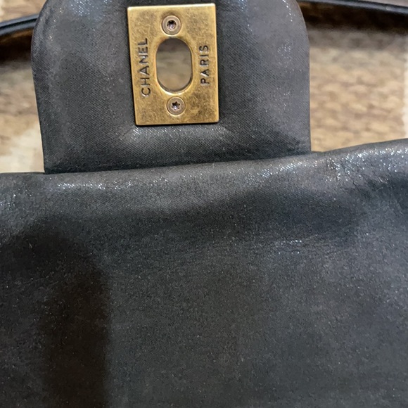 Chanel handbag like new only used a few times - Picture 5 of 16
